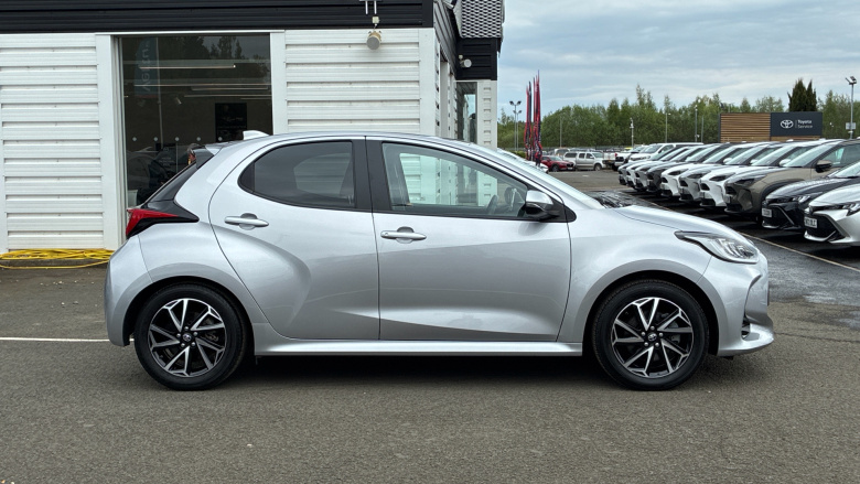Toyota Yaris 1.5 Hybrid Design 5dr CVT Hybrid Hatchback